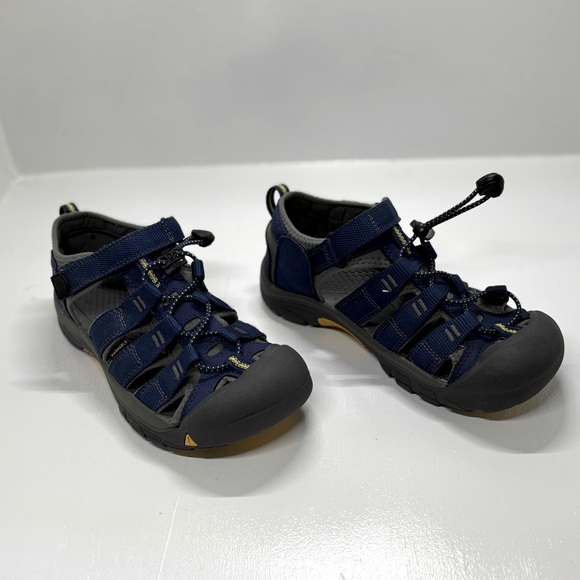Kids Keen Navy/Black/yellow Water Shoes size 4 - Picture 7 of 7